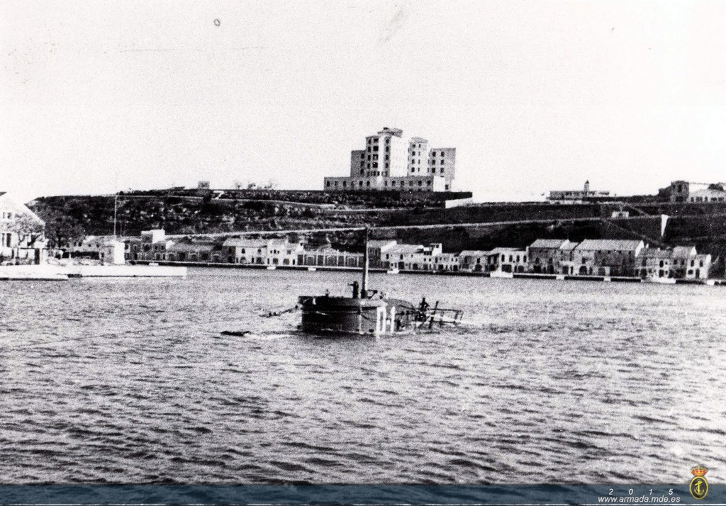 1958. D-1 entrando en inmersión en la Estación Naval de Mahón